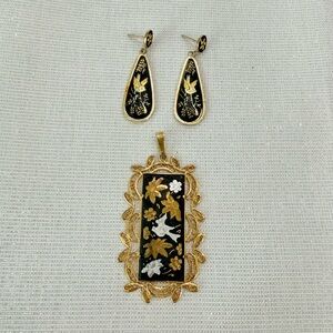 Vintage 1960s Demascene Elegant Black & Gold Floral Earrings & Necklace Pendant